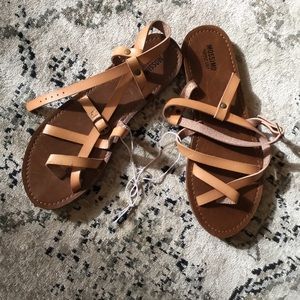 NWOT tan sandals